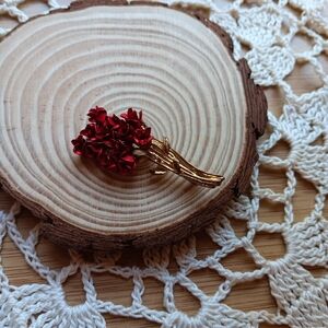 Elegant Dozen Roses Red Floral Brooch With Gold Stem
